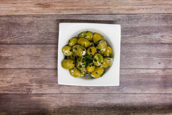 Oliven gefüllt mit Hirtenkäse