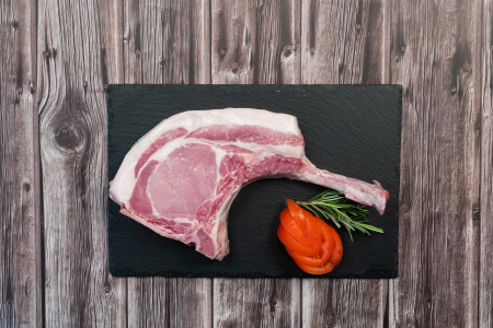 Tomahawk Kotelett vom NaturDuBell Schwein