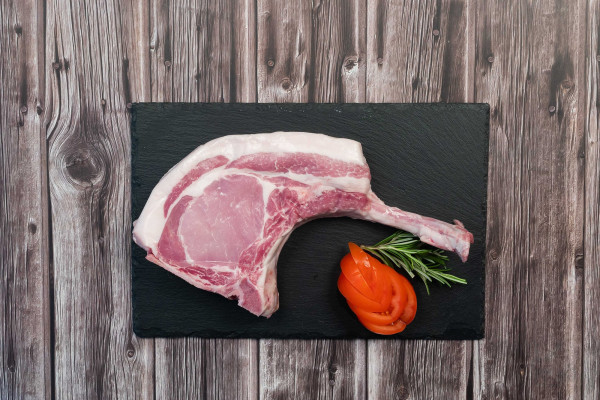Tomahawk Kotelett vom NaturDuBell Schwein